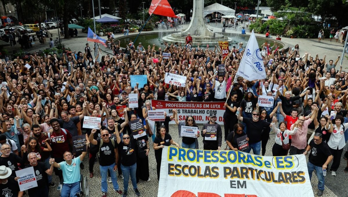 Professores de escolas particulares do Rio fazem greve de 24 horas