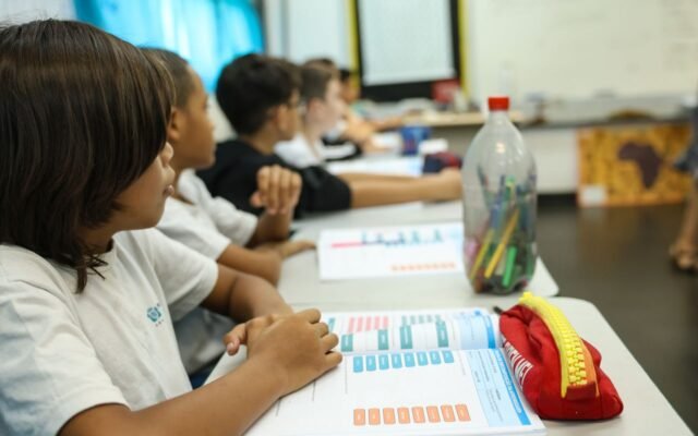 Professores têm 8 mil vagas gratuitas para pós-graduação