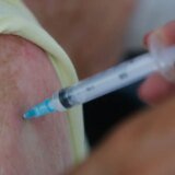 Rio amplia vacinação contra a covid-19 para idosos e trabalhadores