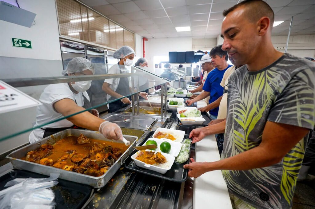 Sessão solene homenageia profissionais que promovem alimentação saudável e inclusão social