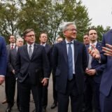 Trump anuncia autorregulação da IA por big tech em meio a temor social