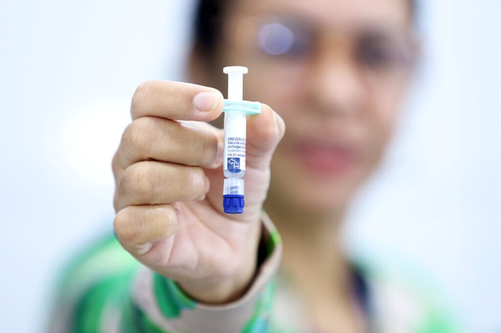 Vacinas contra o pneumococo: veja critérios para receber imunizantes