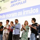 Vencedores do Troféu Câmara Legislativa exaltam cinema produzido no DF em noite de encerramento