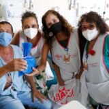 Voluntários transformam tempo em cuidado há 61 anos no Hospital de Base