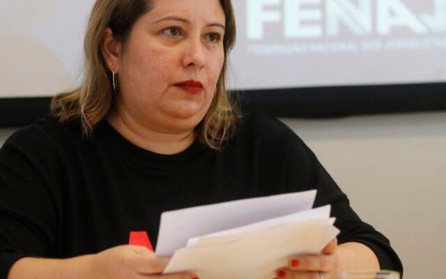 "Tiktokização" e crise sufocam propostas de campanha, diz Fenaj