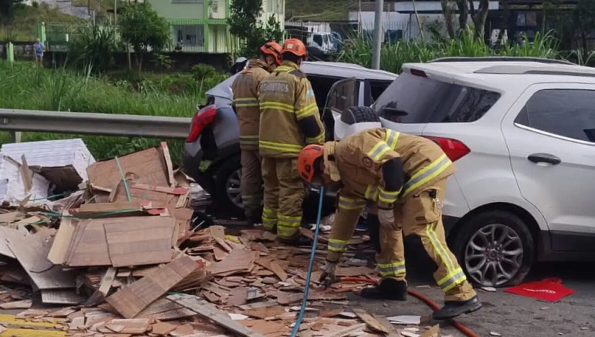 Acidente na BR-393, no RJ, deixa cinco mortos e nove feridos