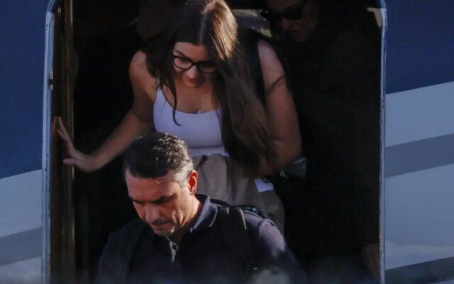 Aeronave com Flávio Bolsonaro e família pousa nos Estados Unidos