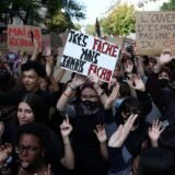 Alunos e professores protestam na França no maior dia de mobilização