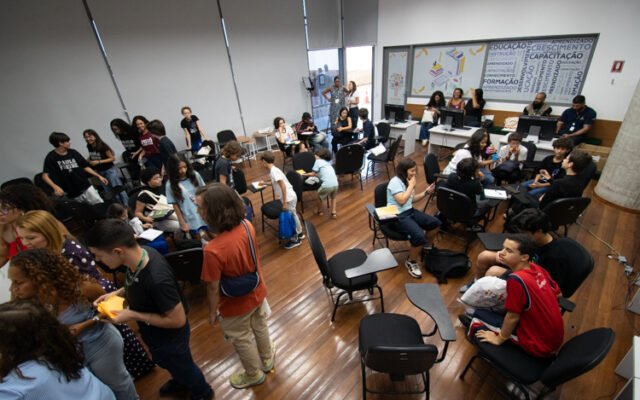 Alunos escolhem tema para iniciar o Projeto Interação da Escola do Legislativo da CLDF