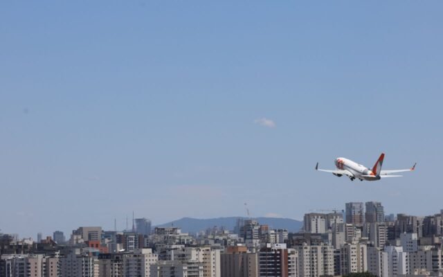 Anac estabelece regras mais restritivas para aviação em Congonhas (SP)