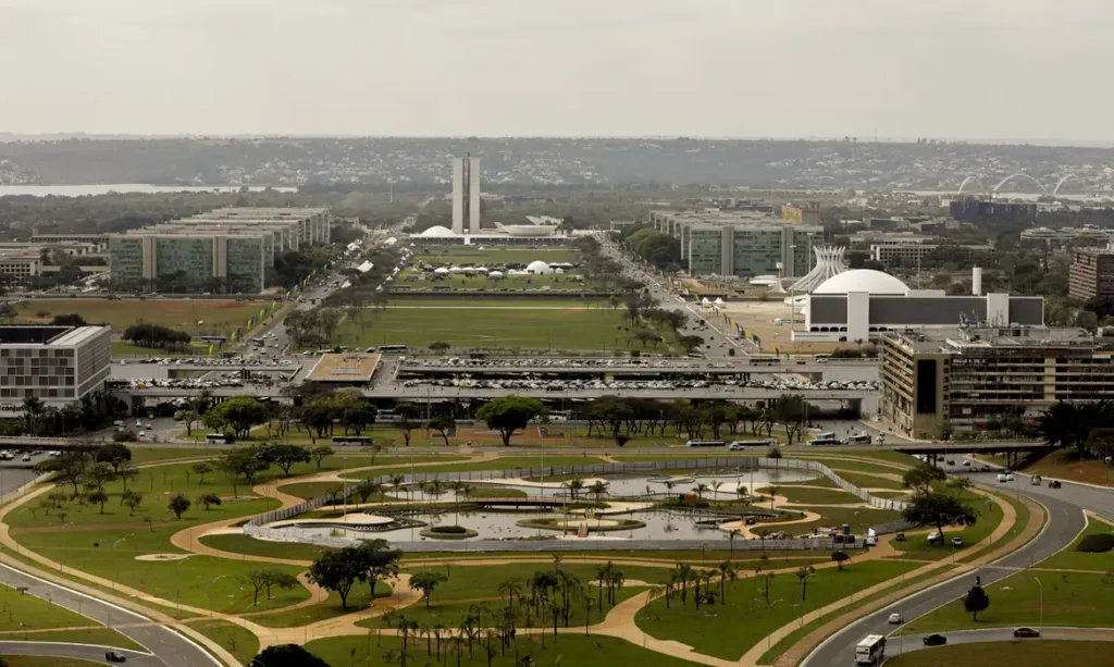 Após dia mais quente do ano, Inmet emite alerta para tempestades no DF