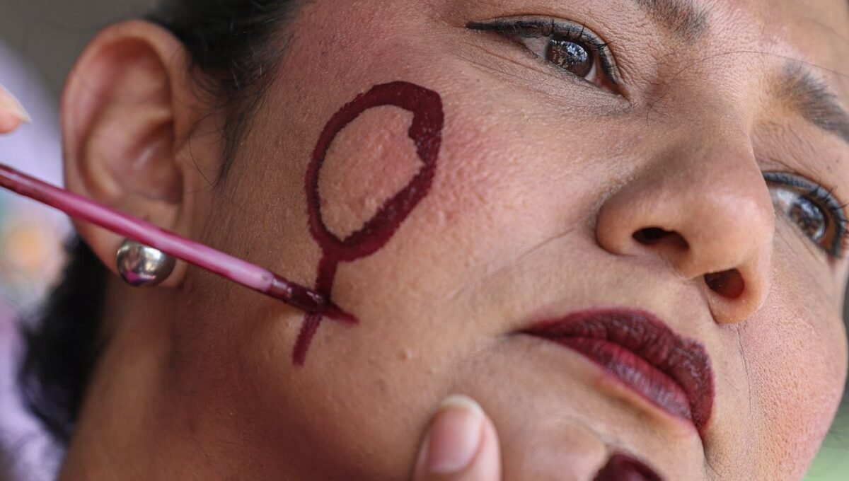 Aumentam agressões políticas em mês de luta contra violência à mulher