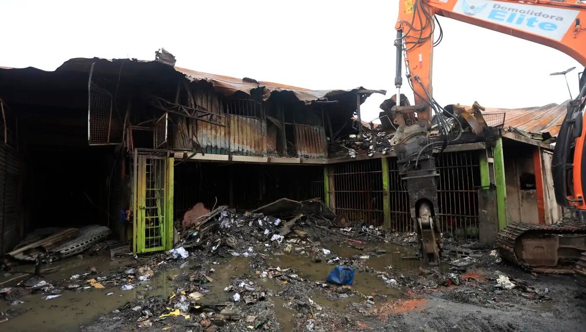Ceagesp constrói estrutura provisória para atingidos por incêndio