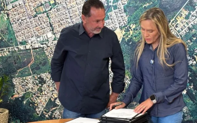 Celina Leão anuncia obras de esgoto e melhorias no Riacho Fundo