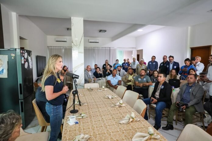 Celina Leão defende imprensa comprometida com a verdade em encontro com a ABBP