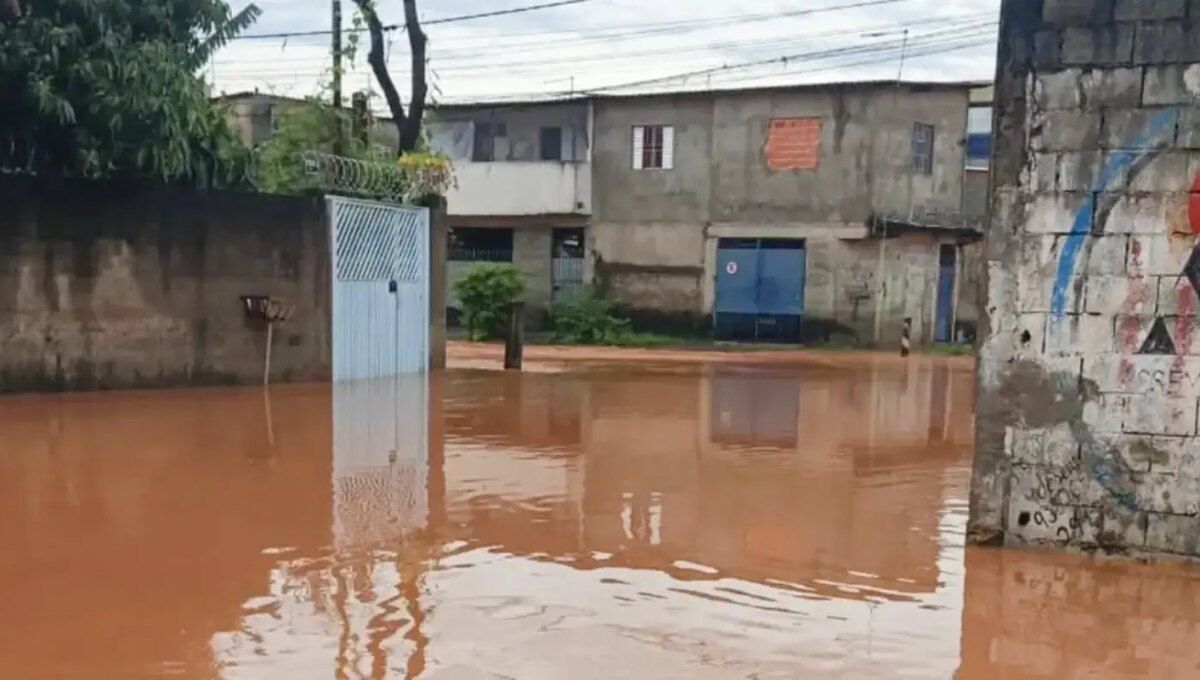 Chuva altera local de votação em Itapevi, no interior paulista