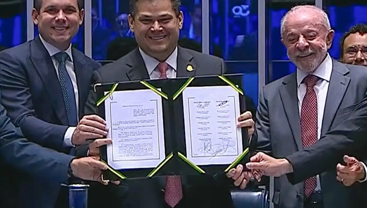 Congresso promulga emenda do fim da 6×1; escala 5×2 começa em 60 dias