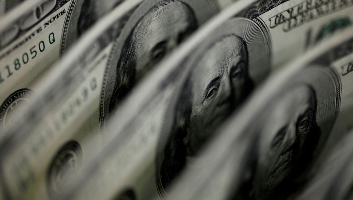 Dólar sobe 8,21%, e bolsa cai 13,88% após reeleição de Lula