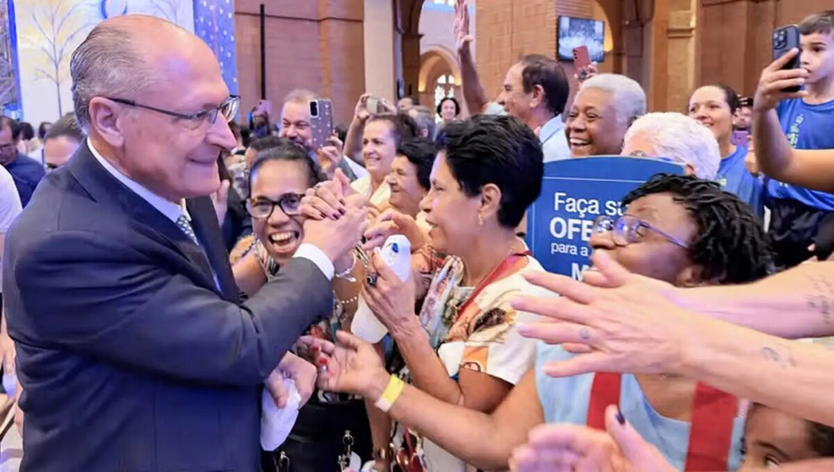 Em Aparecida, Alckmin pede isenção da Justiça Eleitoral