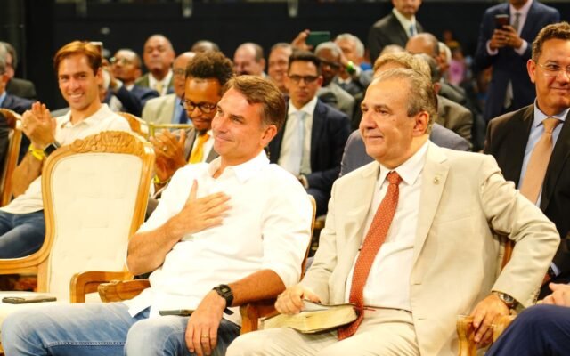 Flávio passa domingo reunido com prefeitos e vereadores de São Paulo