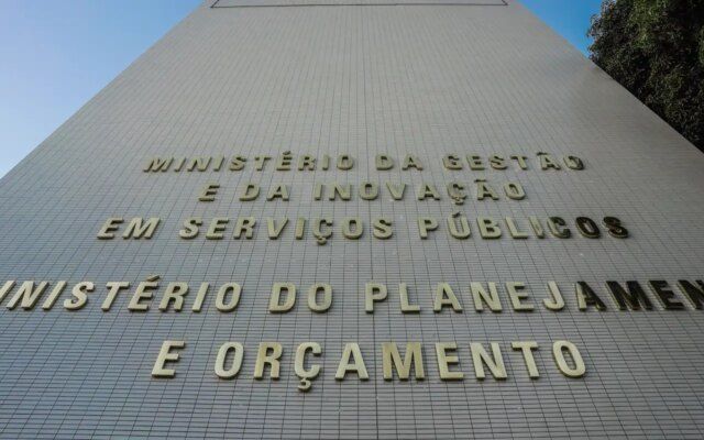 Governo libera R$ 5,2 bilhões para reforçar assistência social e saúde