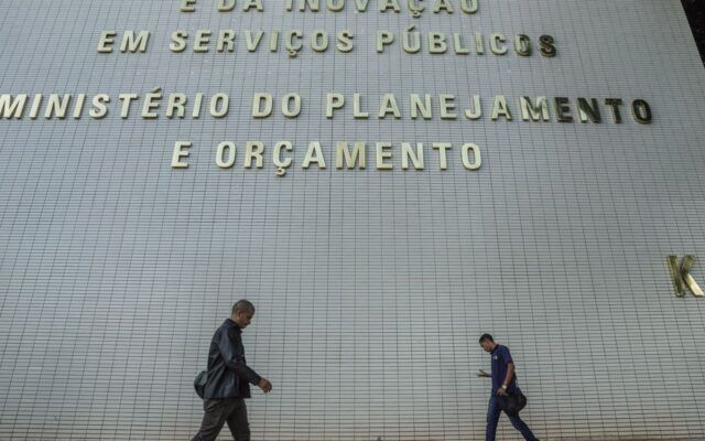 Governo pretende realocar R$ 20 bilhões no Orçamento de 2027
