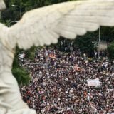 Habitação: Espanha antecipa eleições; sindicatos chamam à greve geral