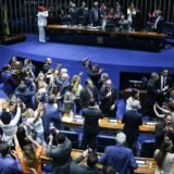 Imprensa estrangeira vê vitória de Lula em aprovação do fim da 6×1