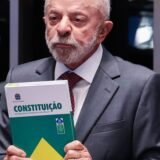 Lula faz campanha em MG e celebra fim da jornada 6×1