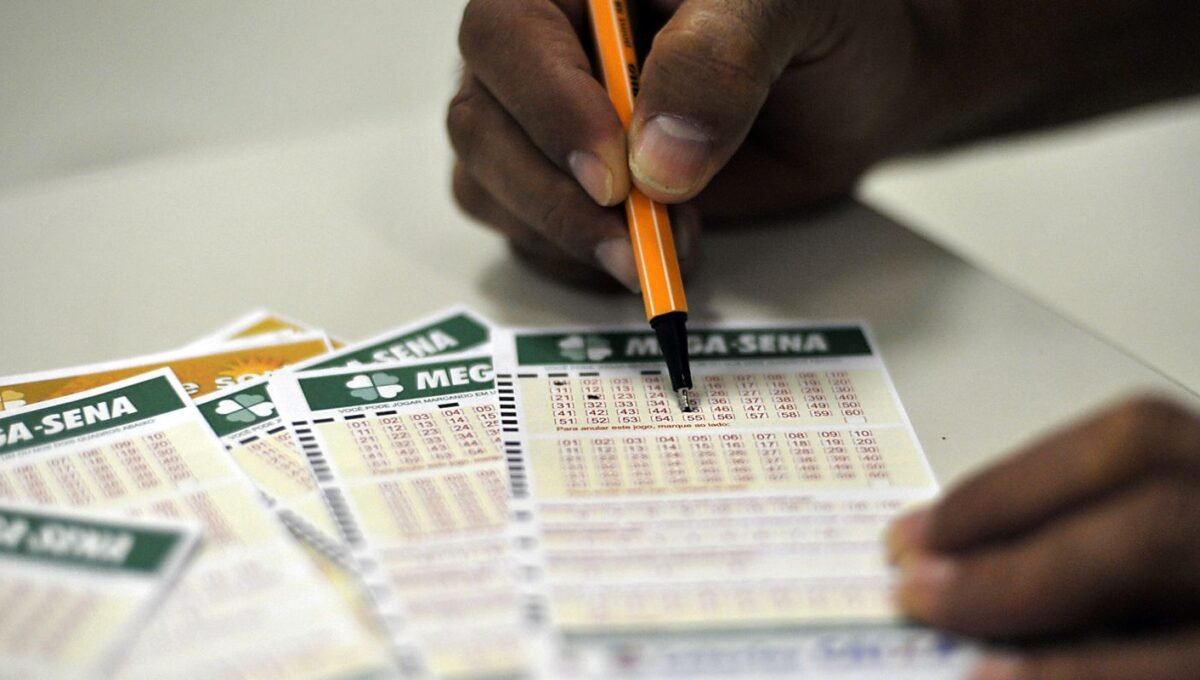 Mega-Sena acumula para R$ 170 milhões; confira os números sorteados