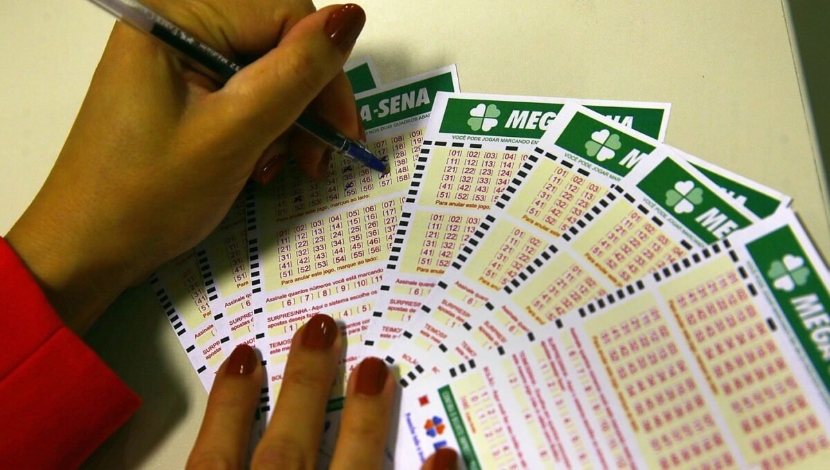 Mega-Sena acumula para R$ 82 milhões; confira os números sorteados