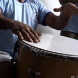 Musicoterapia usa recursos sonoros em processo terapêutico