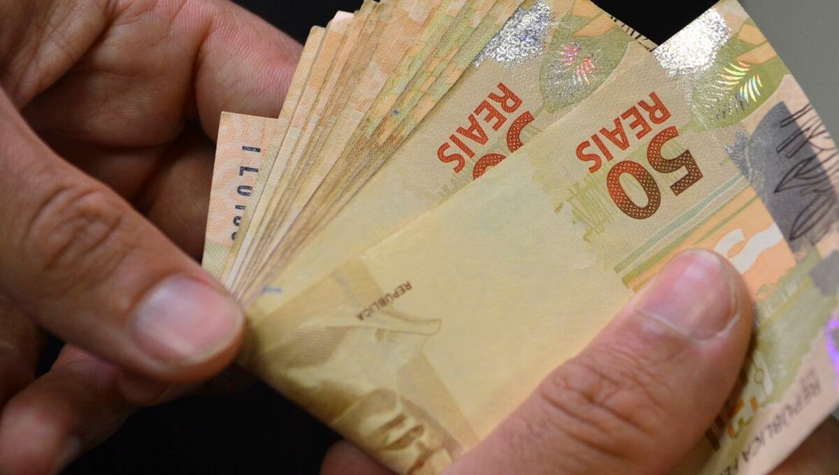 Número de superendividados no Brasil cresceu 75% em cinco anos, diz BC