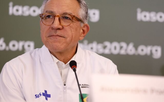 PF desmente Veja; Padilha aciona Justiça sobre fake news contra Lula
