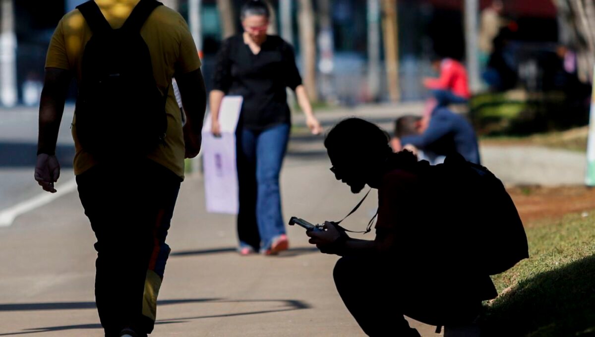 Percentual de jovens nem-nem no Brasil cai para 22,4%, mostra estudo