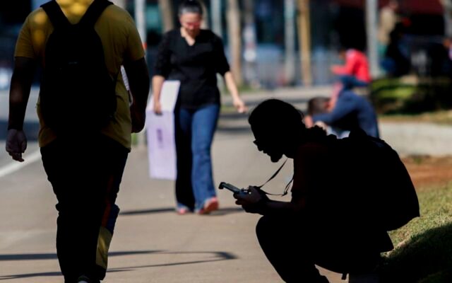 Percentual de jovens nem-nem no Brasil cai para 22,4%, mostra estudo