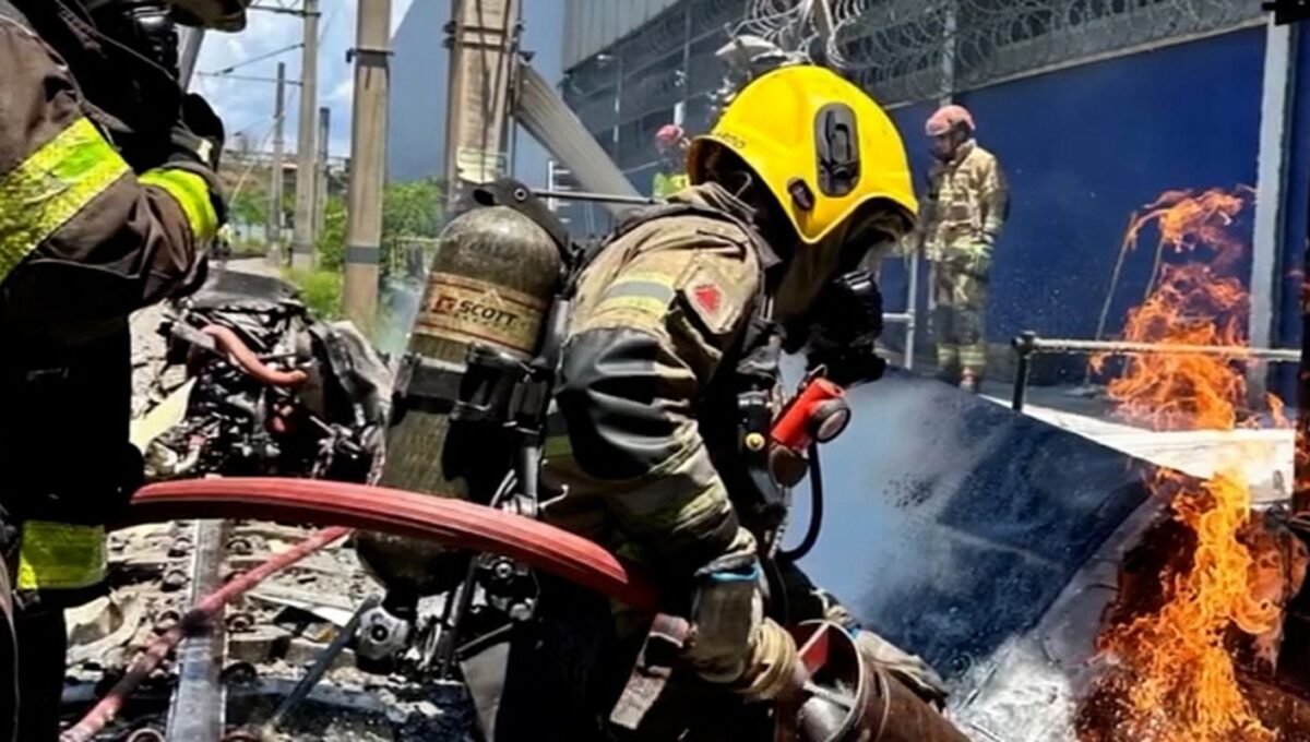Piloto morre após queda de avião em pátio de manutenção do metrô de BH
