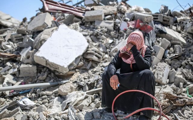 “Plano de paz” de Gaza tem bombas diárias 3 anos após início da guerra