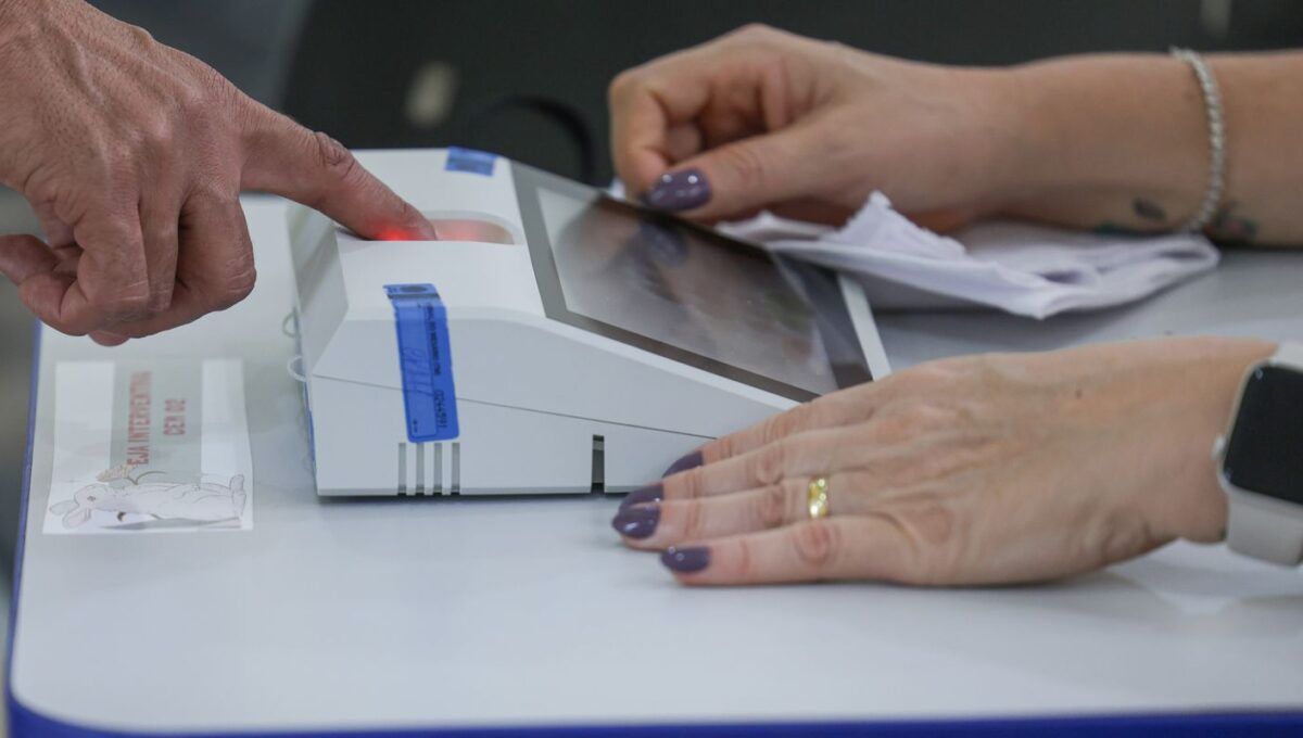 Plebiscito: eleitores de 6 cidades decidem transferência de distritos