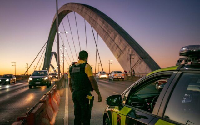 Ponte JK: DER reduz número de faixas reversíveis após primeiro dia de teste