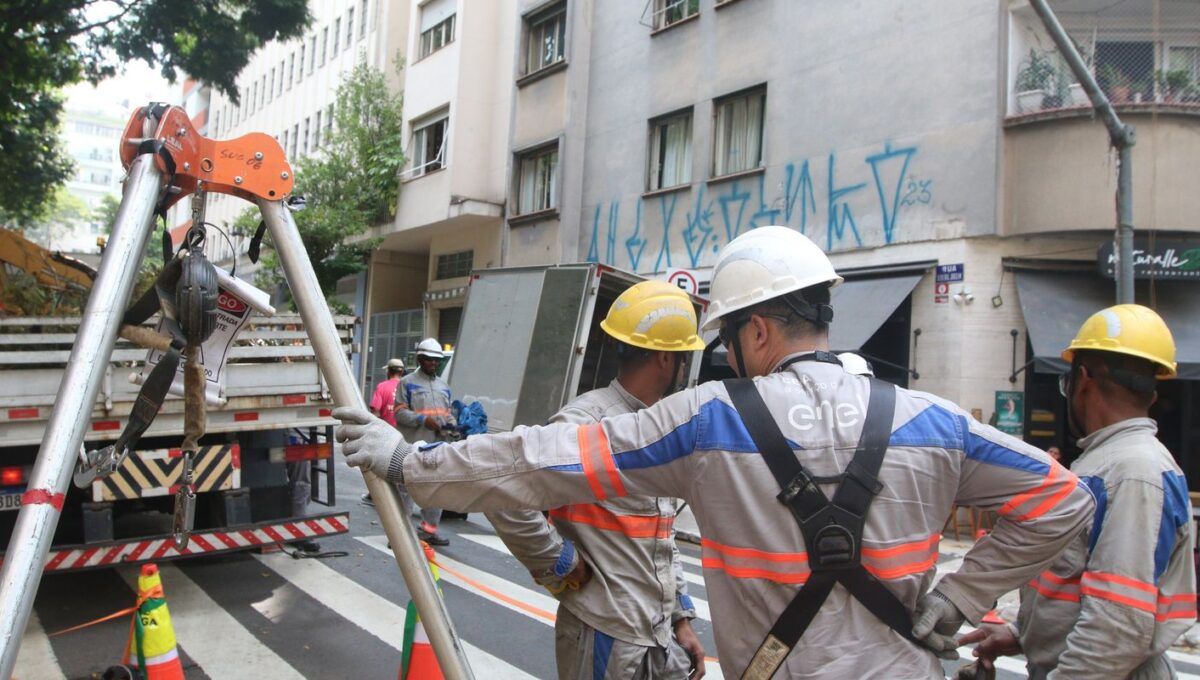 Procon paulistano multa Enel por falhas no fornecimento de energia