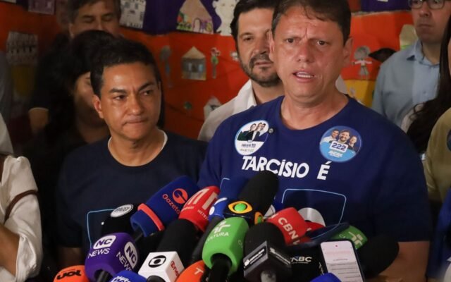 Reeleito em SP, Tarcísio promete mais entregas para o próximo mandato