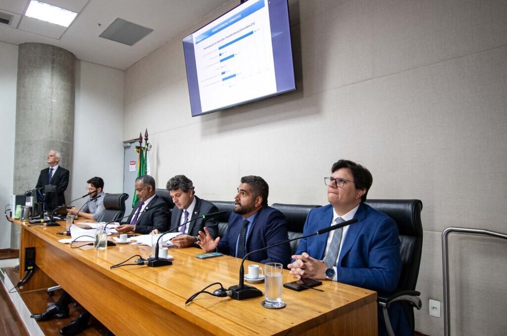 Técnicos apresentam o andamento das metas fiscais do governo