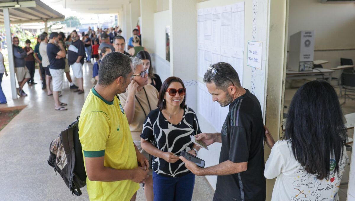 Trabalhador tem direito de sair do serviço para votar; confira a lei