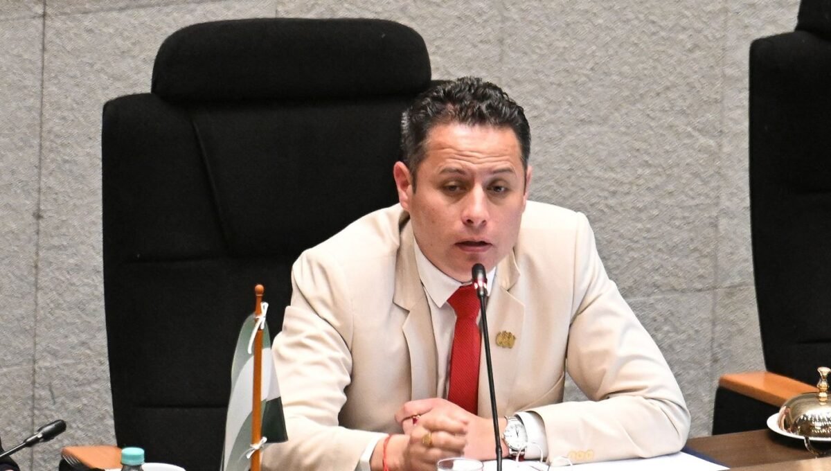 Vice-presidente da Bolívia acusa governo Paz de tramar prendê-lo